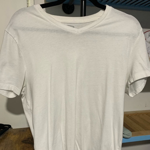 2x old navy Tshirt white small vneck - Picture 1 of 3